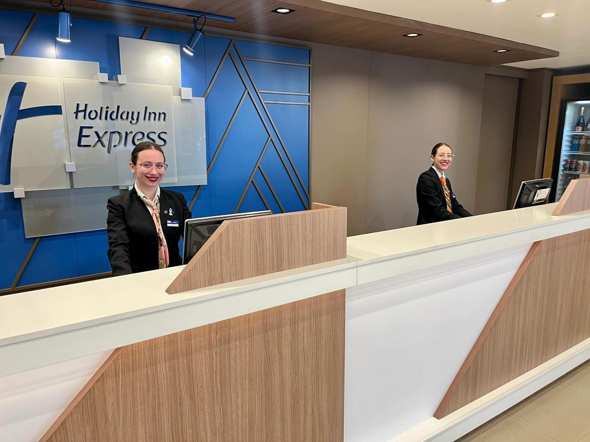 Holiday Inn Express Rosario By Ihg Exterior photo