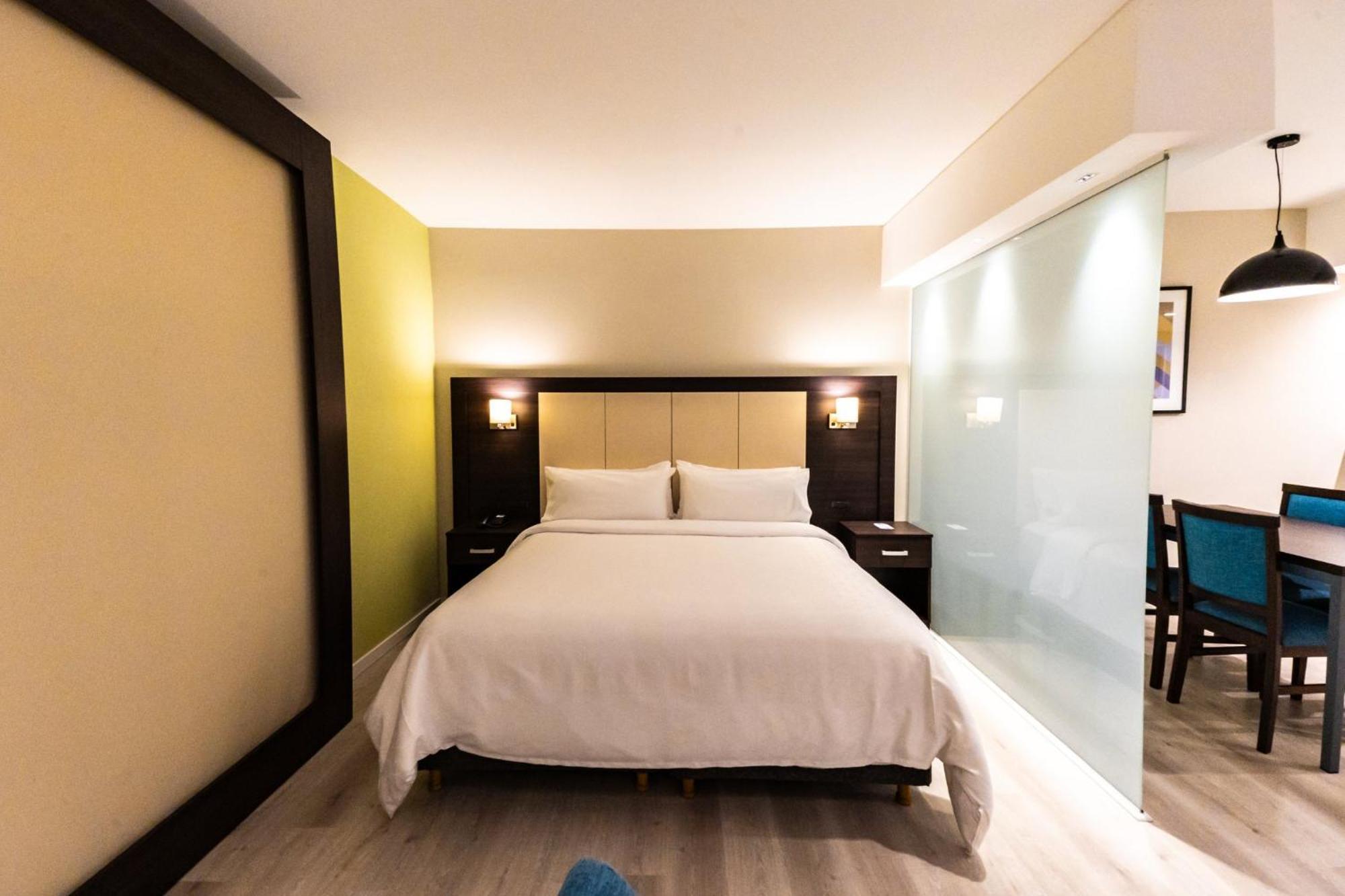 Holiday Inn Express Rosario By Ihg Exterior photo